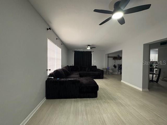 For Sale: $279,900 (4 beds, 2 baths, 1786 Square Feet)