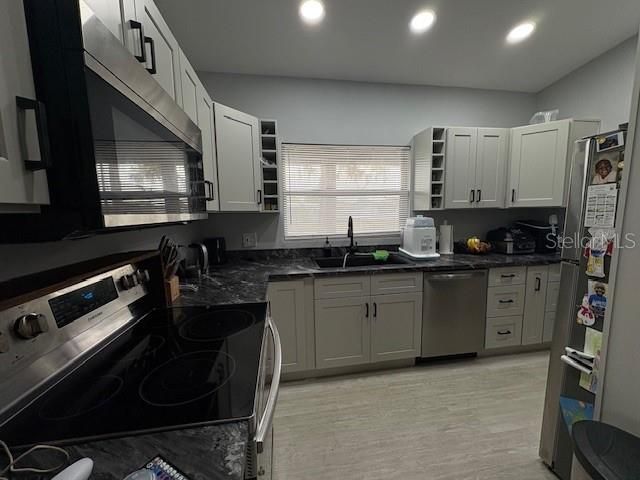 For Sale: $279,900 (4 beds, 2 baths, 1786 Square Feet)