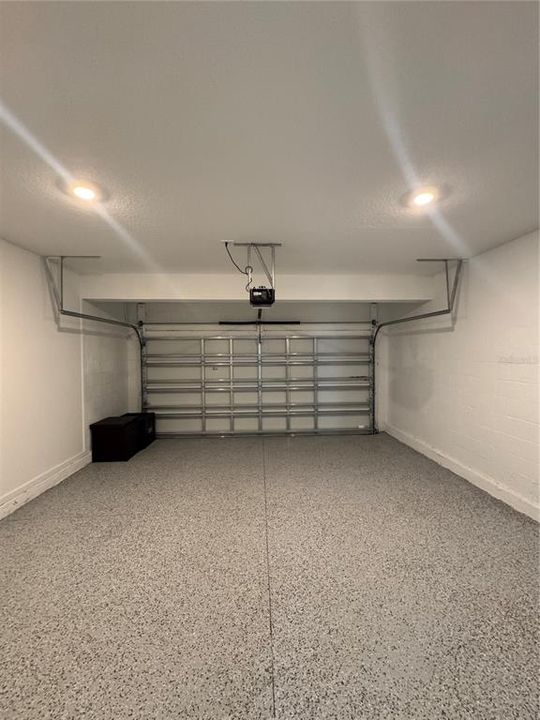 Activo con contrato: $2,500 (3 camas, 2 baños, 1978 Pies cuadrados)