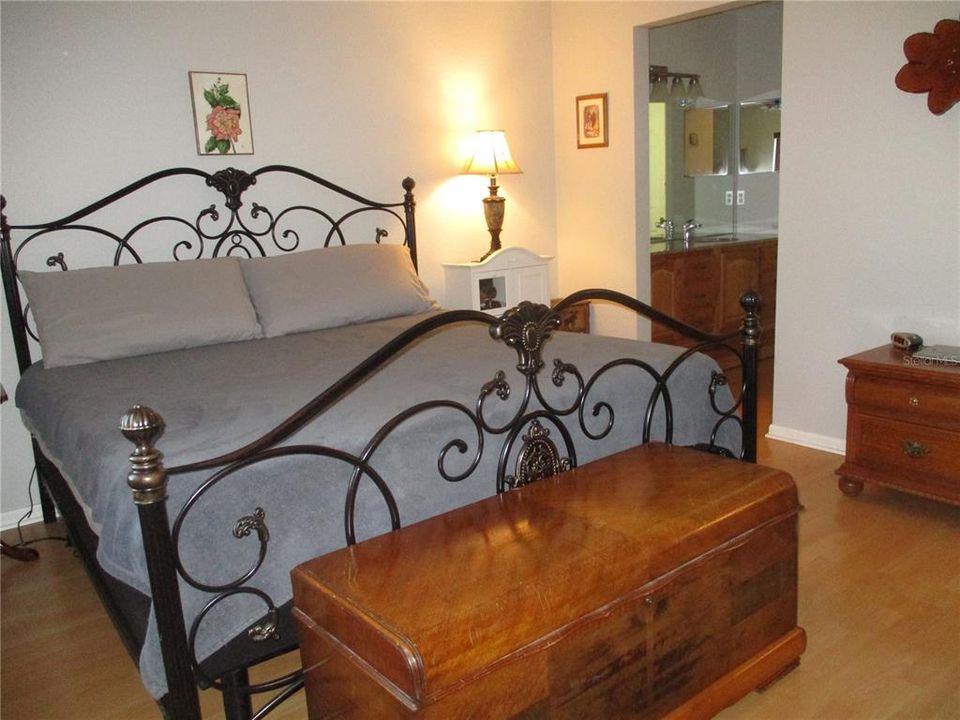 На продажу: $229,000 (2 спален, 2 ванн, 1370 Квадратных фут)