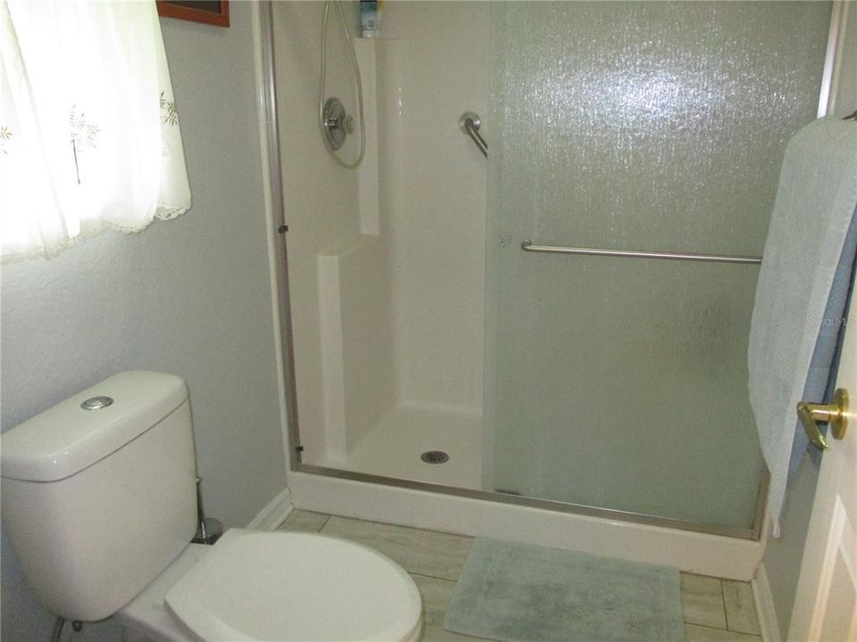 На продажу: $229,000 (2 спален, 2 ванн, 1370 Квадратных фут)