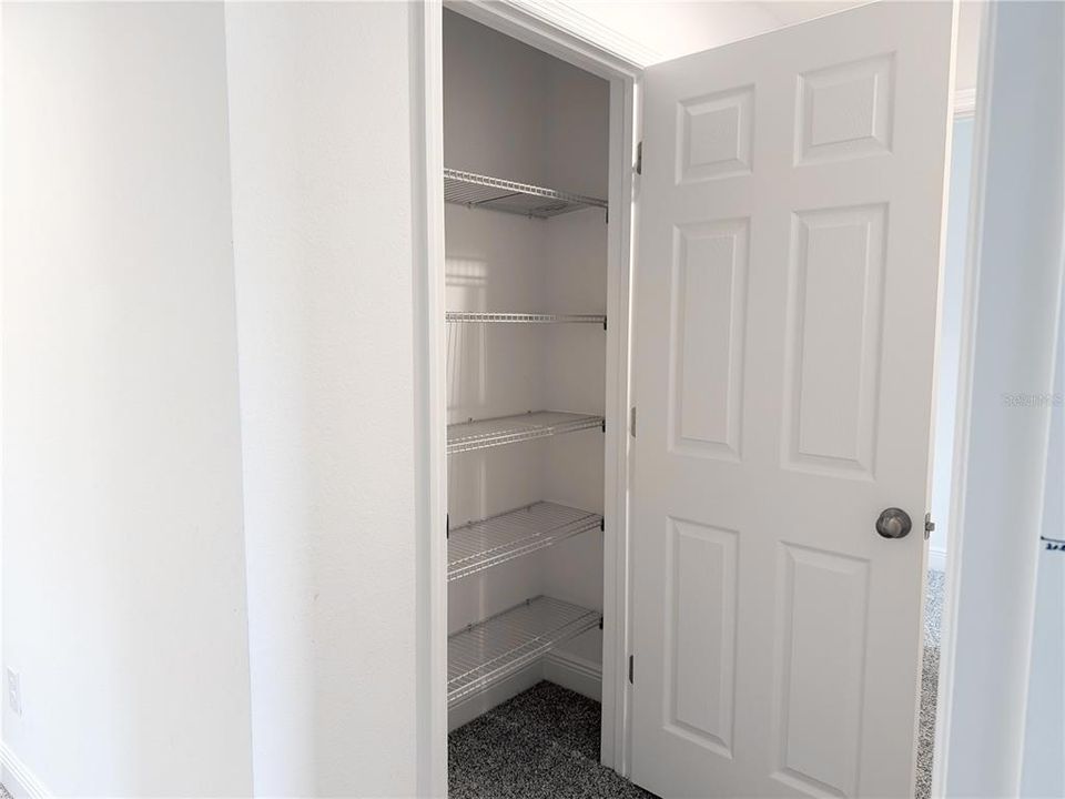 Activo con contrato: $515,000 (5 camas, 3 baños, 3170 Pies cuadrados)