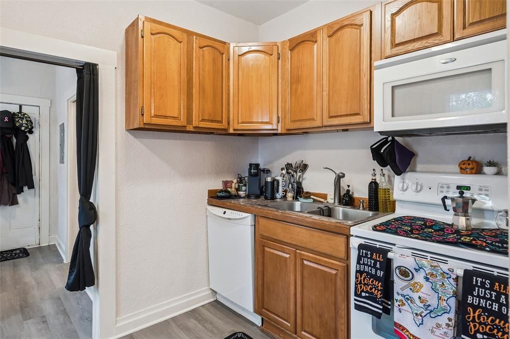 Activo con contrato: $225,000 (2 camas, 0 baños, 1064 Pies cuadrados)