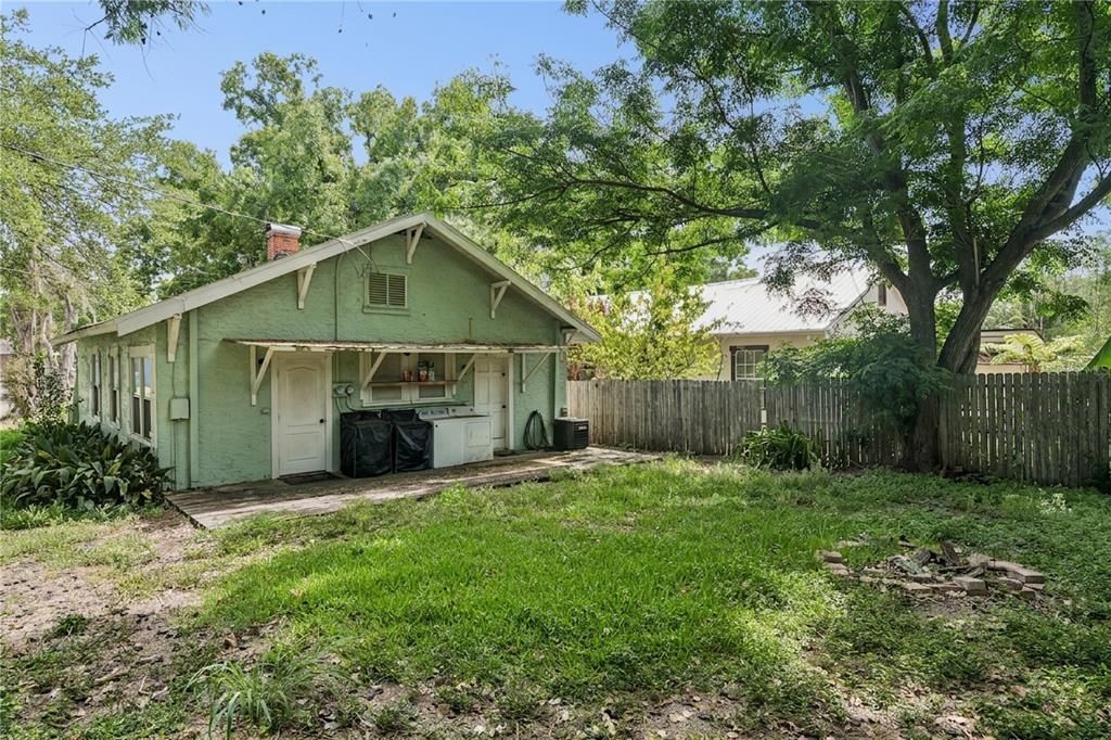 Activo con contrato: $225,000 (2 camas, 0 baños, 1064 Pies cuadrados)