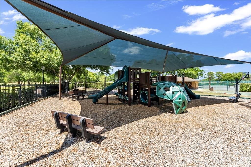 En Venta: $799,900 (4 camas, 2 baños, 3720 Pies cuadrados)