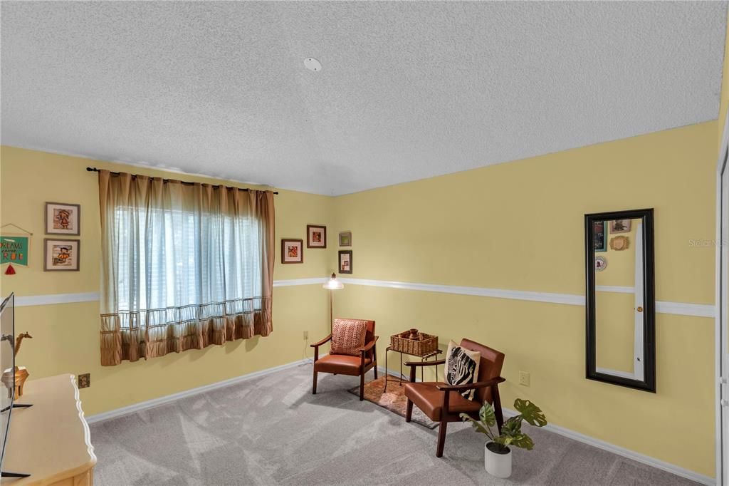 En Venta: $799,900 (4 camas, 2 baños, 3720 Pies cuadrados)