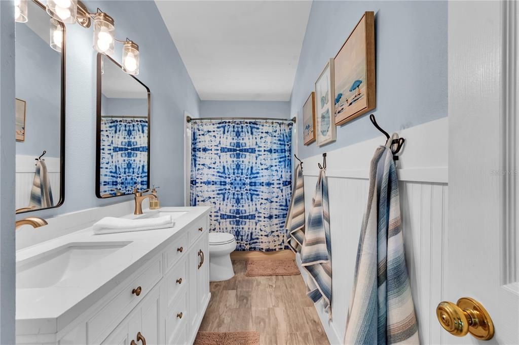 En Venta: $799,900 (4 camas, 2 baños, 3720 Pies cuadrados)