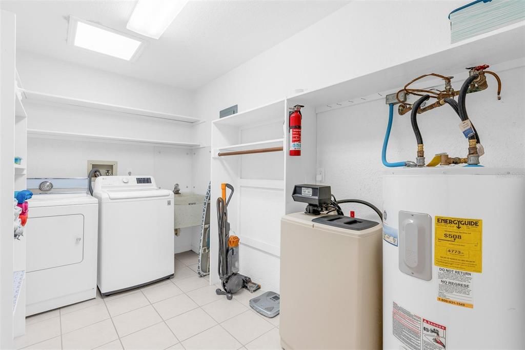 На продажу: $428,000 (3 спален, 2 ванн, 2078 Квадратных фут)