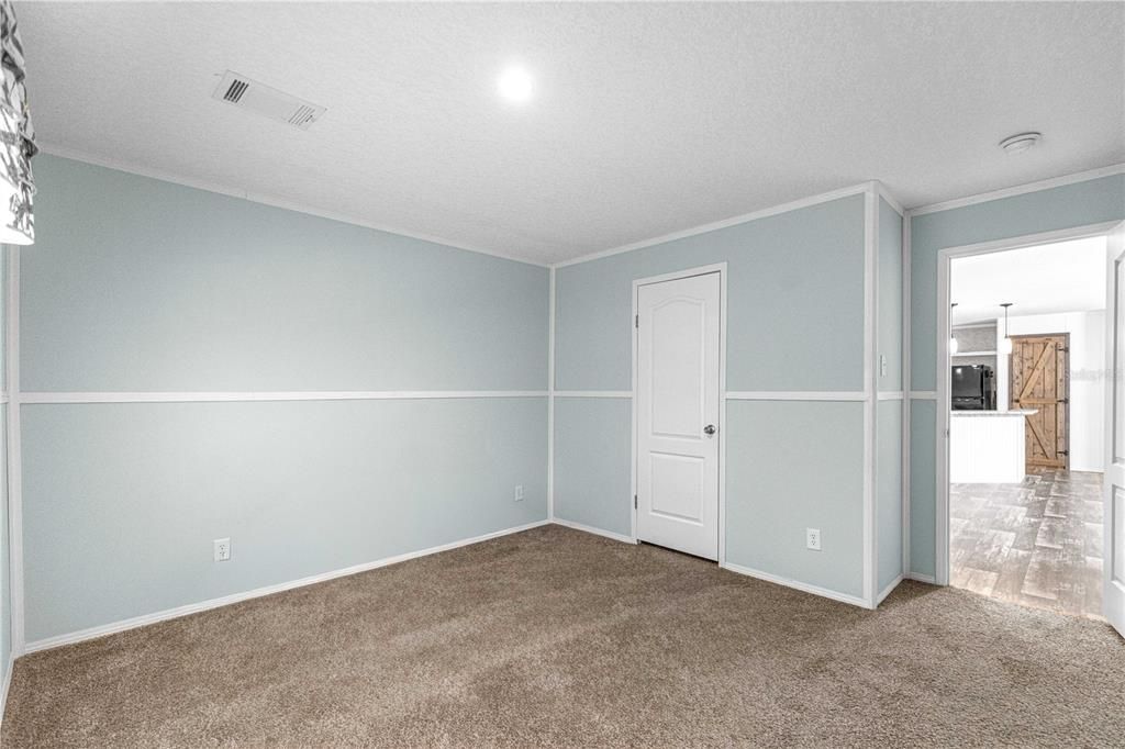 Active With Contract: $330,000 (3 beds, 2 baths, 1456 Square Feet)