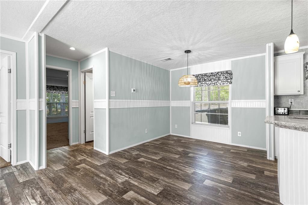 Active With Contract: $330,000 (3 beds, 2 baths, 1456 Square Feet)