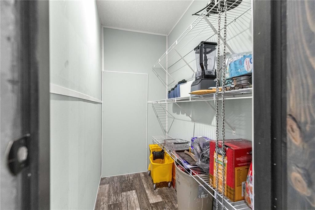 Active With Contract: $330,000 (3 beds, 2 baths, 1456 Square Feet)