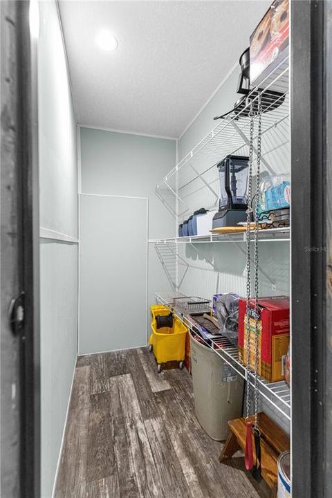 Active With Contract: $330,000 (3 beds, 2 baths, 1456 Square Feet)
