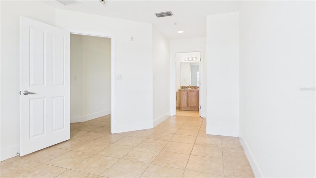 For Sale: $295,000 (2 beds, 2 baths, 1366 Square Feet)