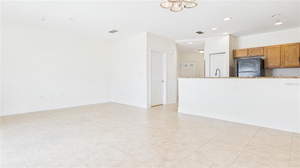 For Sale: $295,000 (2 beds, 2 baths, 1366 Square Feet)