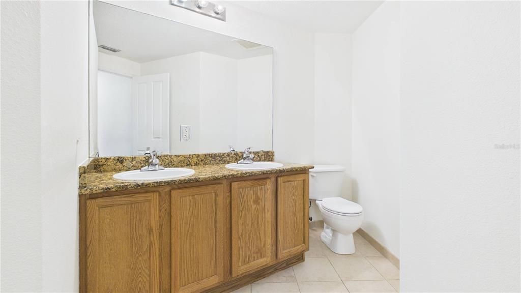 For Sale: $295,000 (2 beds, 2 baths, 1366 Square Feet)