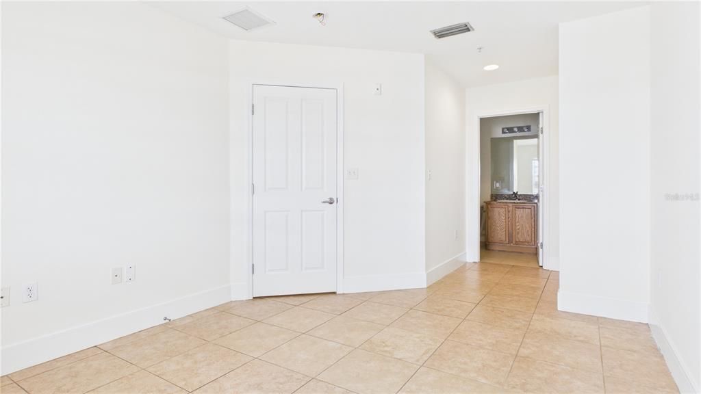 For Sale: $295,000 (2 beds, 2 baths, 1366 Square Feet)