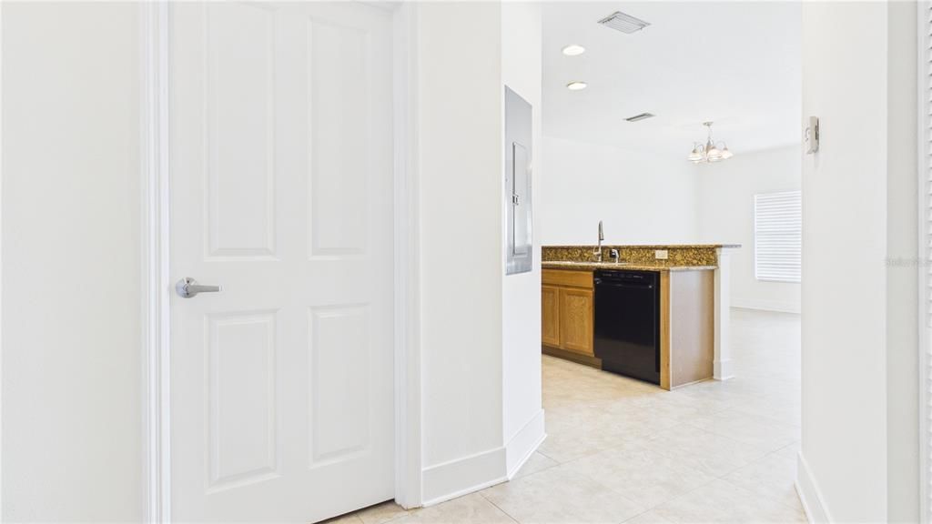 For Sale: $295,000 (2 beds, 2 baths, 1366 Square Feet)