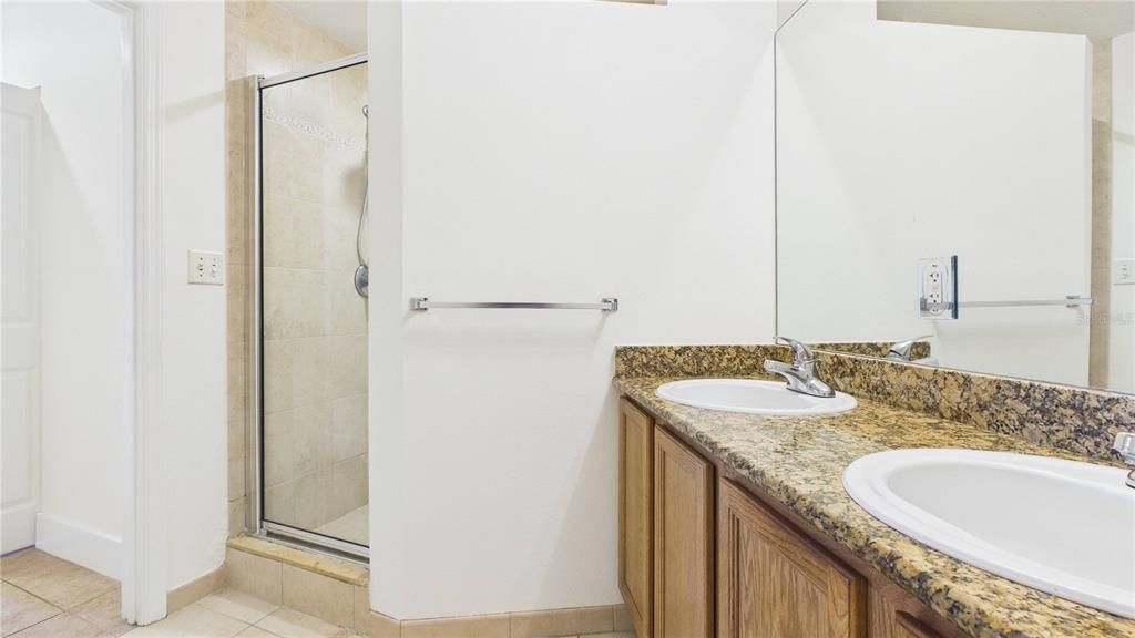 For Sale: $295,000 (2 beds, 2 baths, 1366 Square Feet)