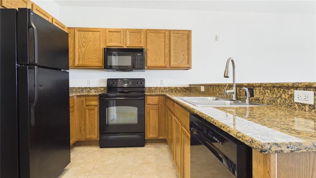 For Sale: $295,000 (2 beds, 2 baths, 1366 Square Feet)
