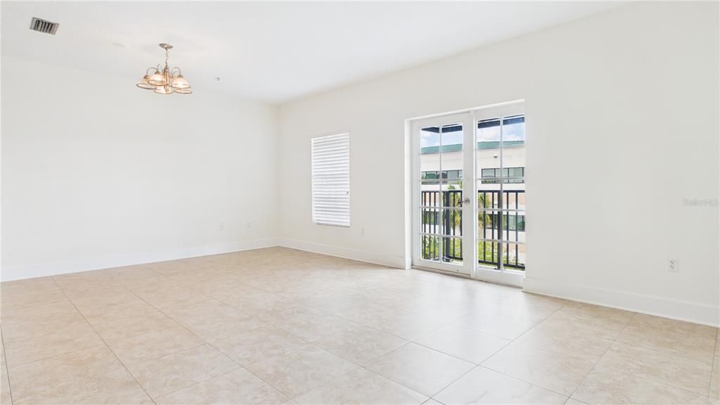 For Sale: $295,000 (2 beds, 2 baths, 1366 Square Feet)