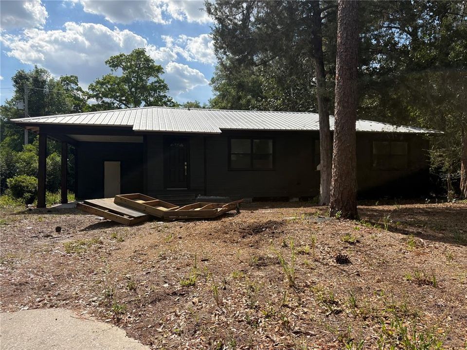 Active With Contract: $110,000 (3 beds, 1 baths, 1092 Square Feet)