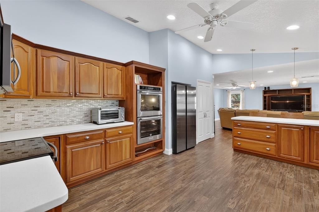 For Sale: $760,000 (4 beds, 2 baths, 3022 Square Feet)