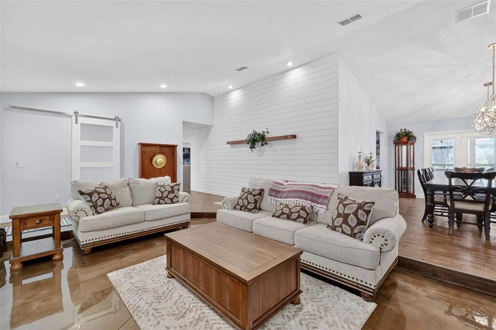For Sale: $760,000 (4 beds, 2 baths, 3022 Square Feet)
