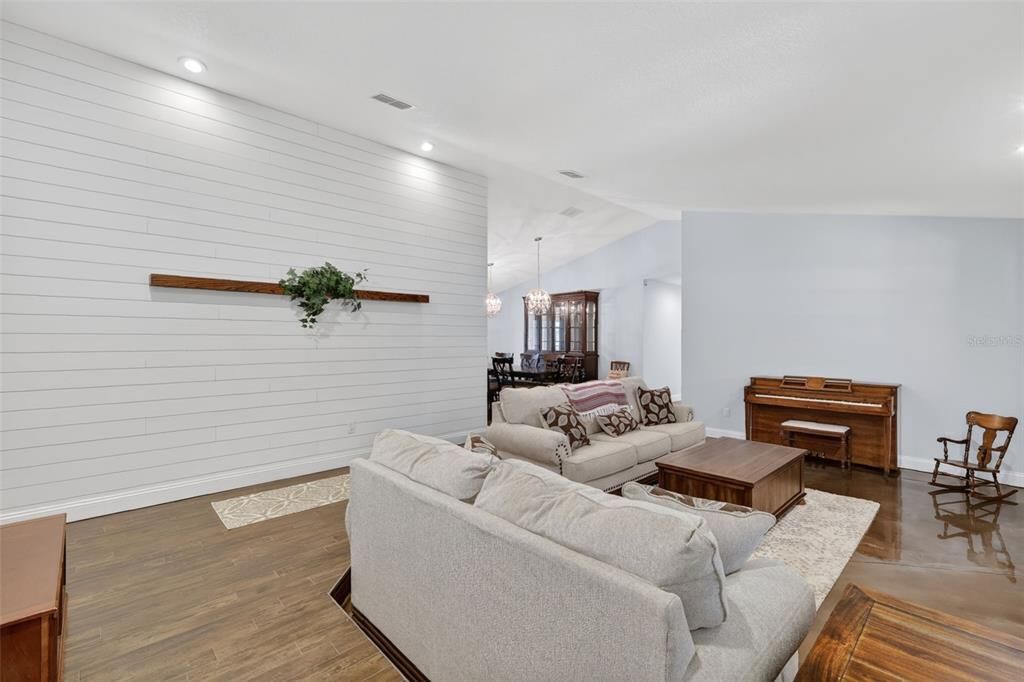 For Sale: $760,000 (4 beds, 2 baths, 3022 Square Feet)