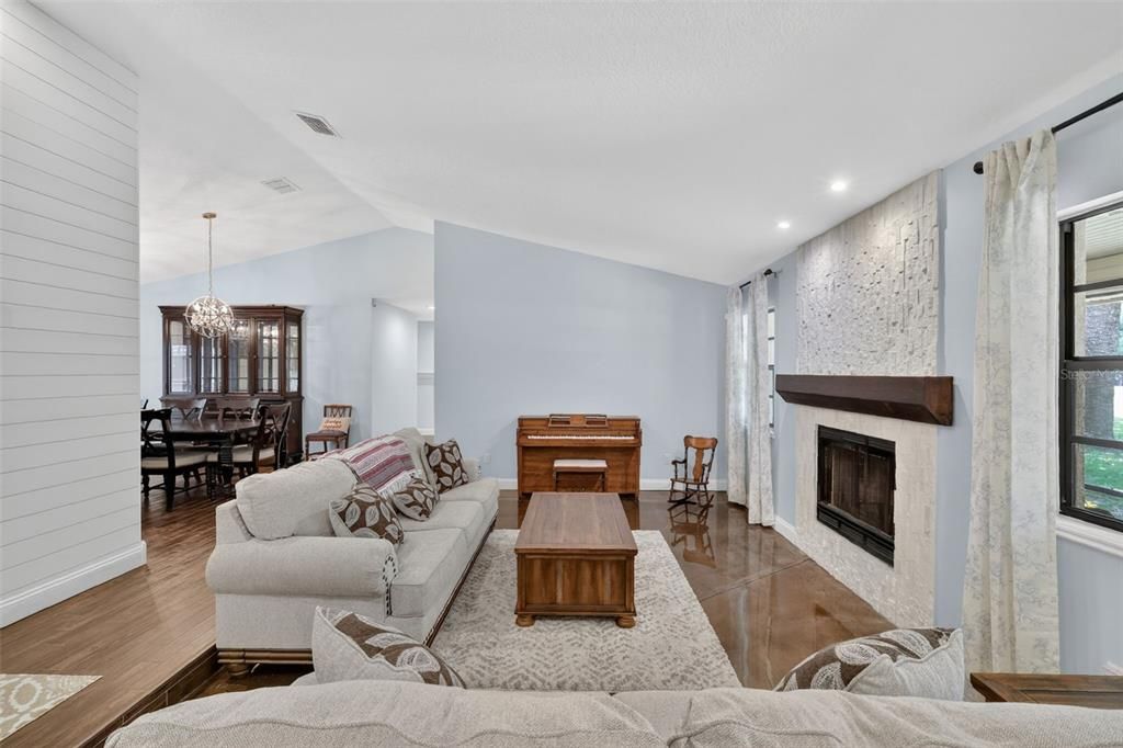 For Sale: $760,000 (4 beds, 2 baths, 3022 Square Feet)