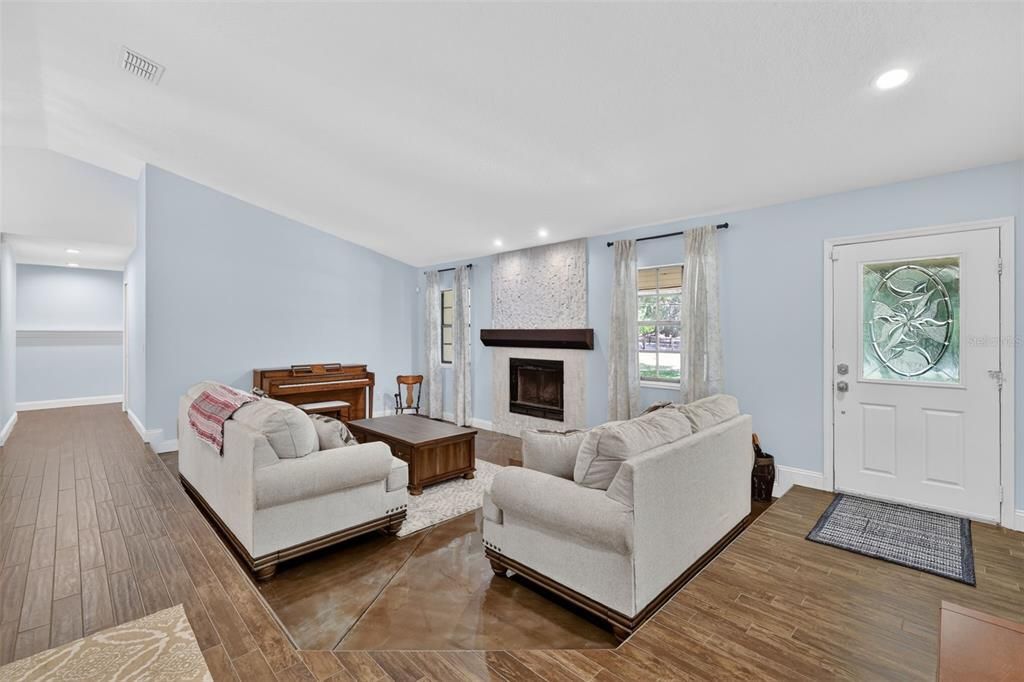 For Sale: $760,000 (4 beds, 2 baths, 3022 Square Feet)