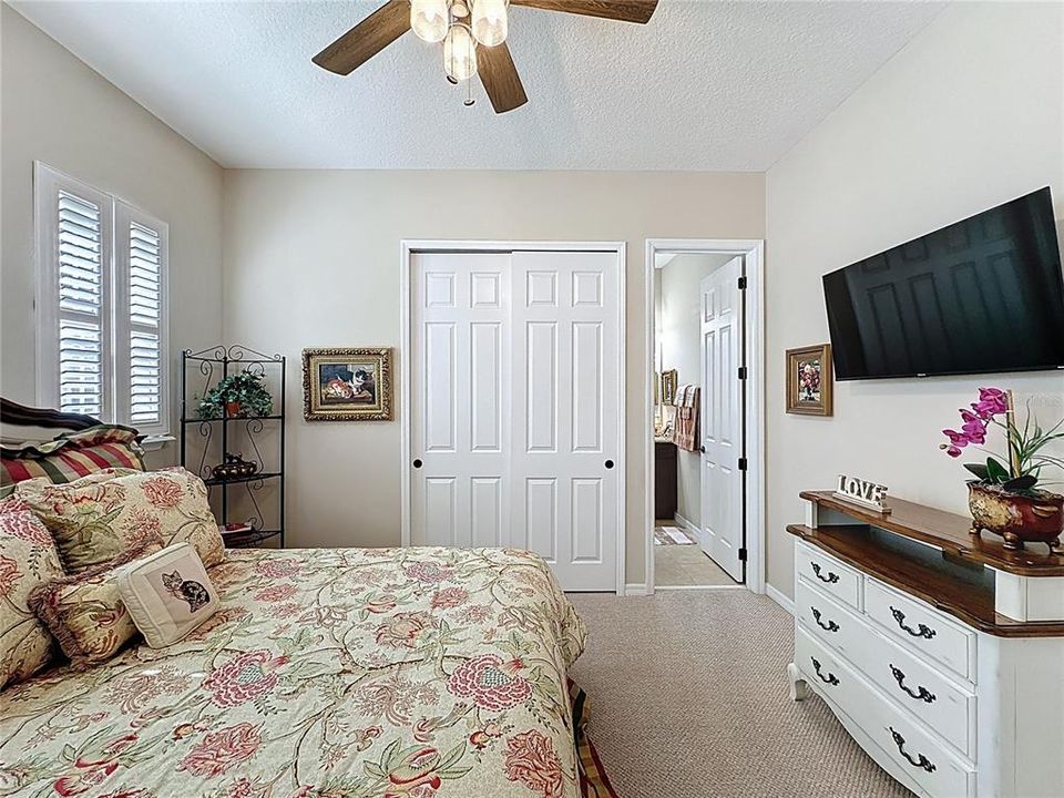 For Sale: $625,000 (3 beds, 3 baths, 2551 Square Feet)