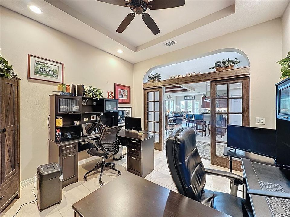 For Sale: $625,000 (3 beds, 3 baths, 2551 Square Feet)