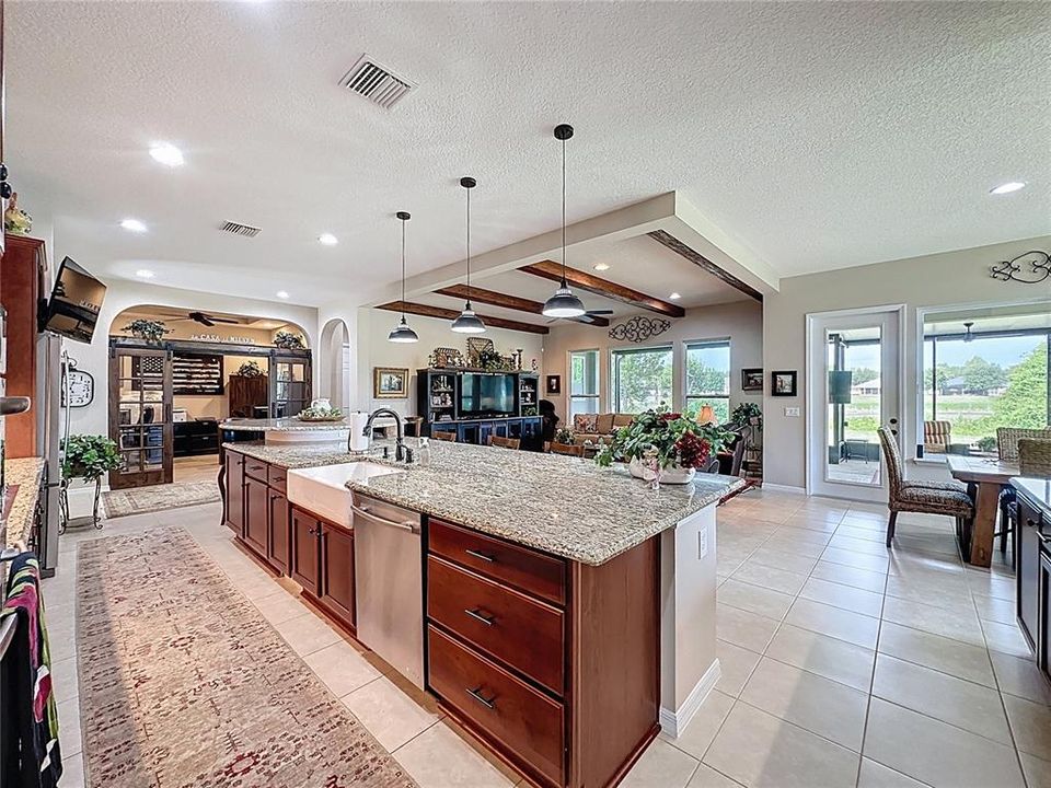 For Sale: $625,000 (3 beds, 3 baths, 2551 Square Feet)