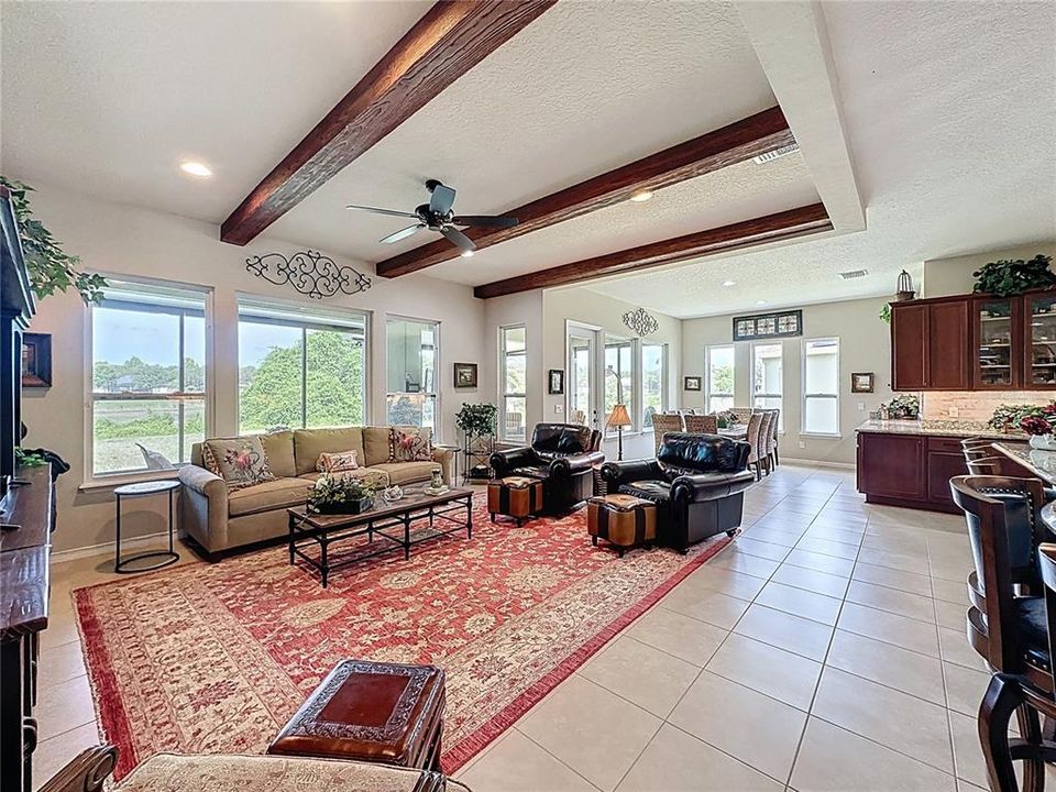 For Sale: $625,000 (3 beds, 3 baths, 2551 Square Feet)