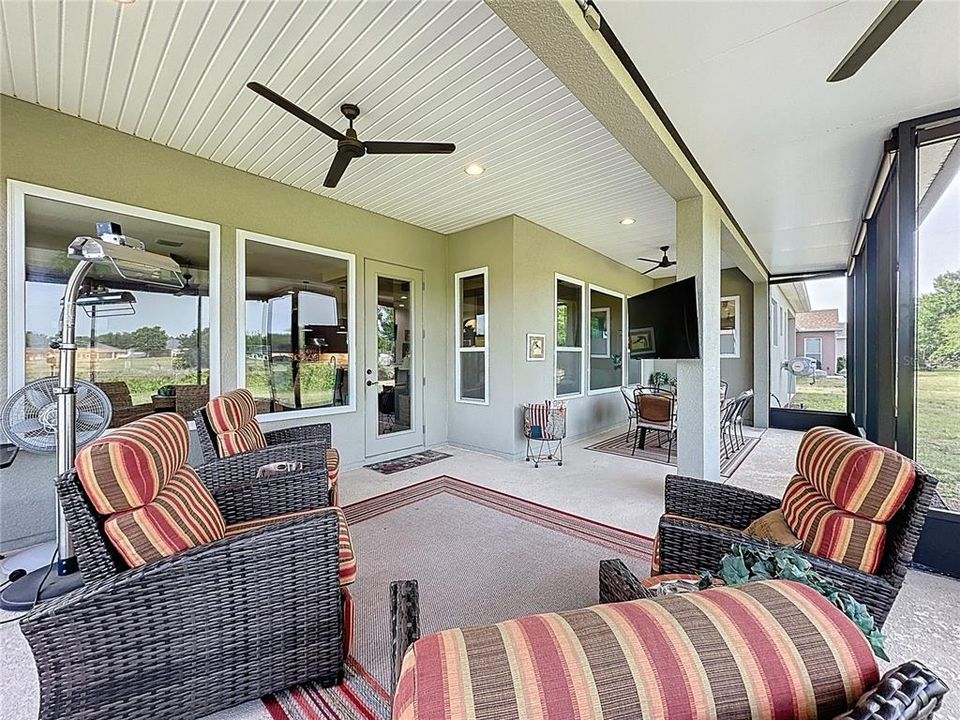 For Sale: $625,000 (3 beds, 3 baths, 2551 Square Feet)