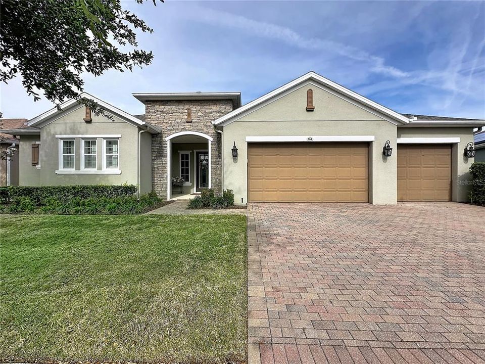 For Sale: $625,000 (3 beds, 3 baths, 2551 Square Feet)