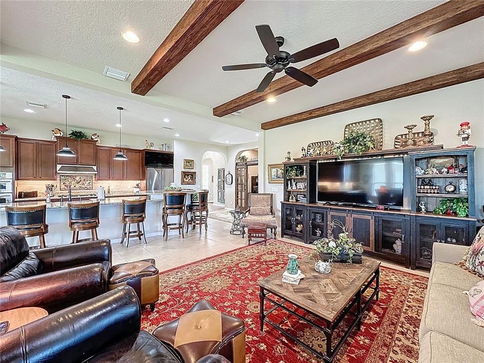 For Sale: $625,000 (3 beds, 3 baths, 2551 Square Feet)