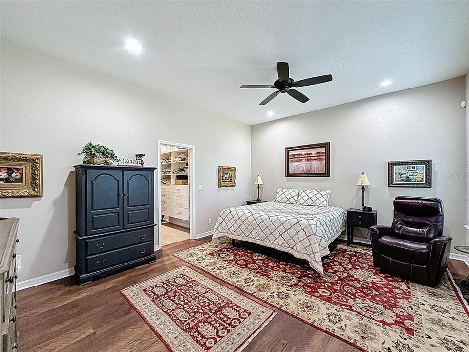 For Sale: $625,000 (3 beds, 3 baths, 2551 Square Feet)