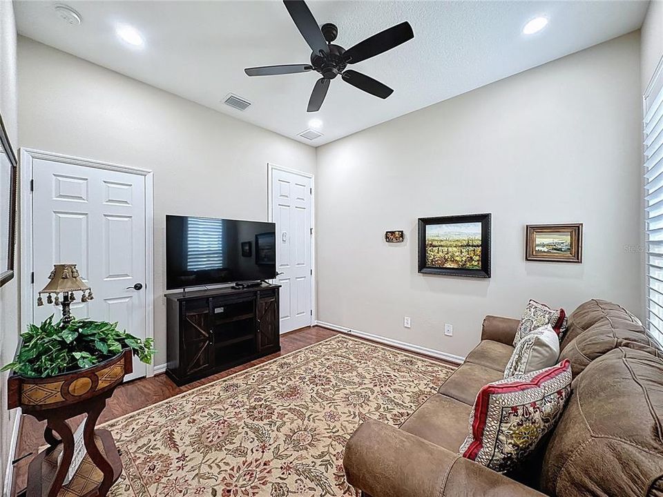 For Sale: $625,000 (3 beds, 3 baths, 2551 Square Feet)