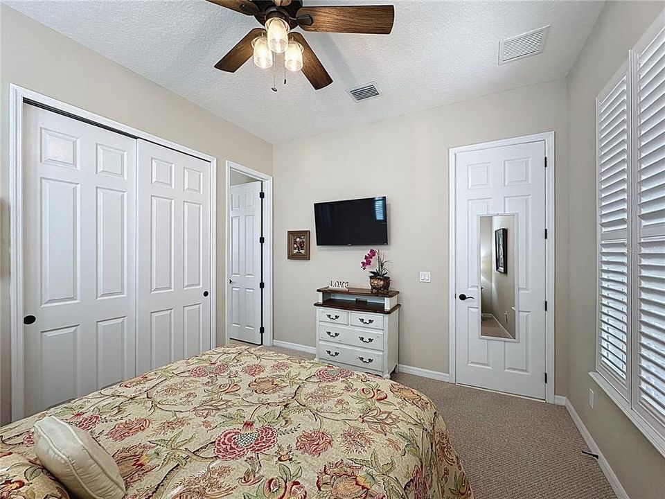 For Sale: $625,000 (3 beds, 3 baths, 2551 Square Feet)