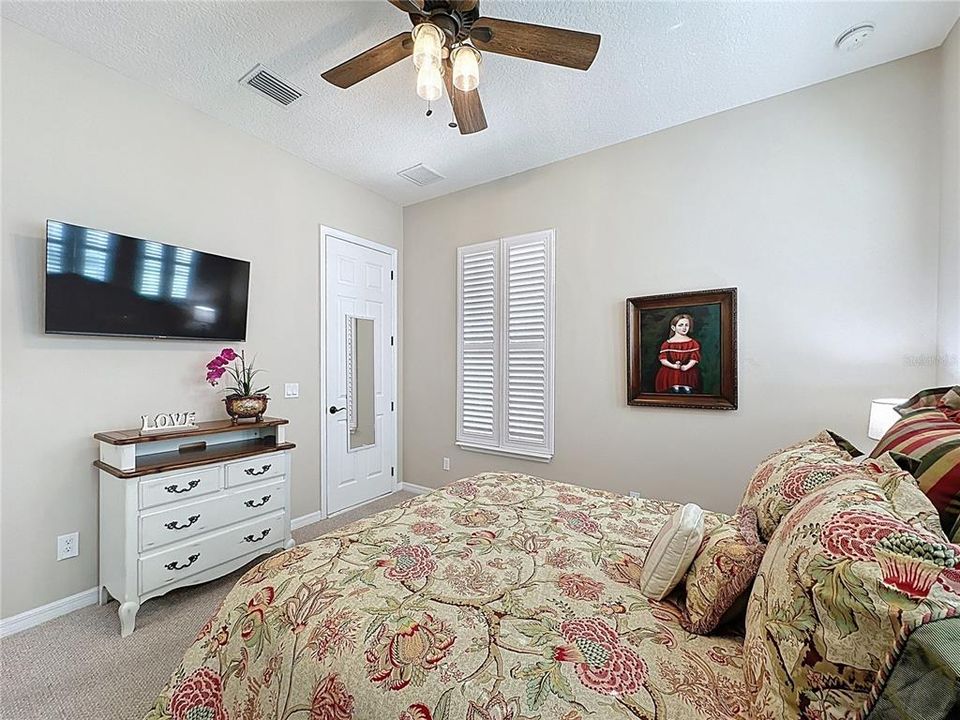For Sale: $625,000 (3 beds, 3 baths, 2551 Square Feet)