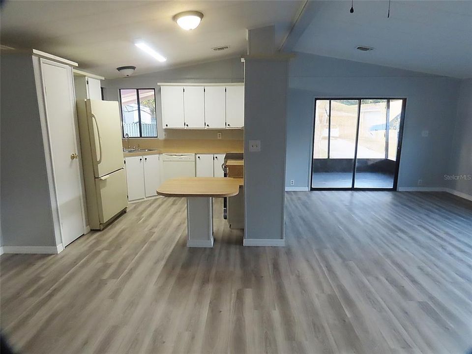 В аренду: $1,600 (2 спален, 2 ванн, 1080 Квадратных фут)