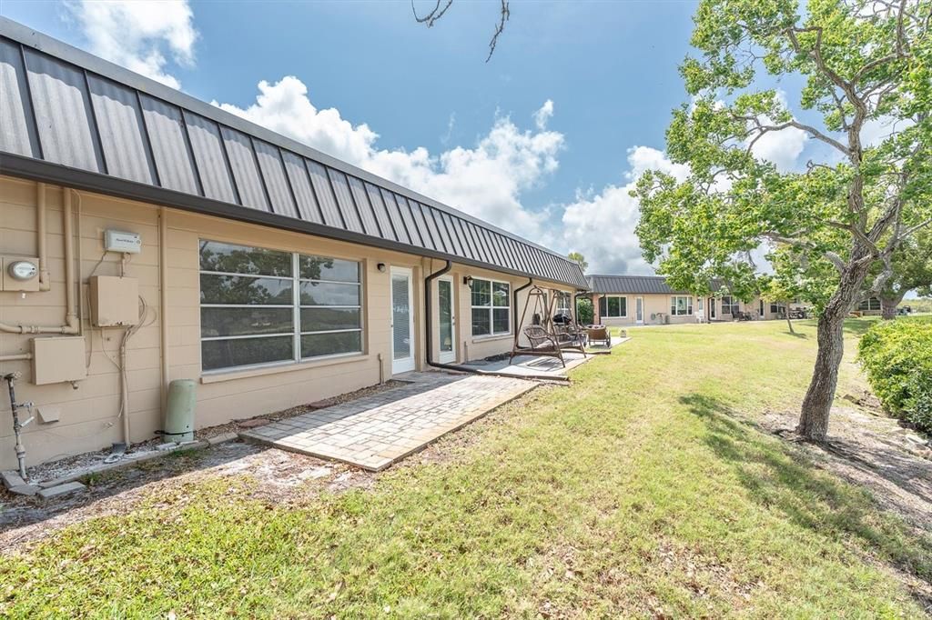 For Sale: $60,000 (2 beds, 1 baths, 975 Square Feet)