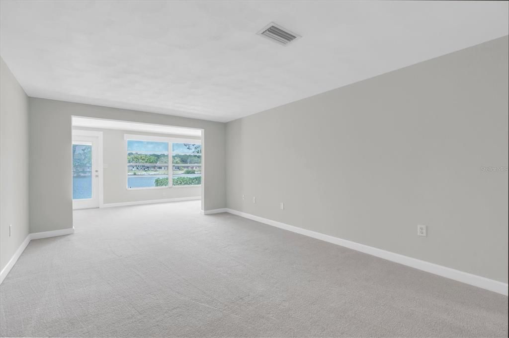 For Sale: $60,000 (2 beds, 1 baths, 975 Square Feet)