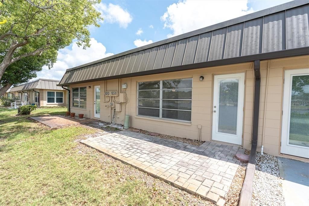 For Sale: $60,000 (2 beds, 1 baths, 975 Square Feet)