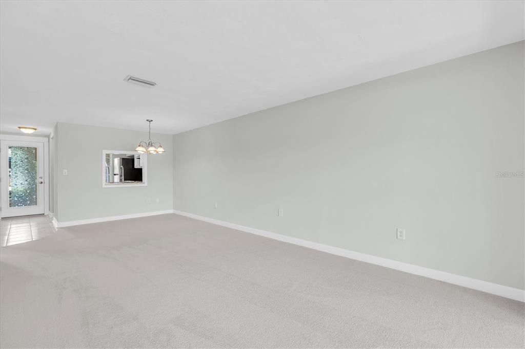 For Sale: $60,000 (2 beds, 1 baths, 975 Square Feet)