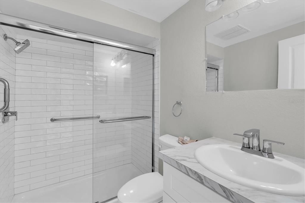 For Sale: $60,000 (2 beds, 1 baths, 975 Square Feet)