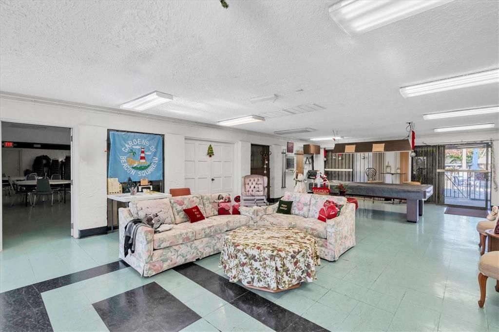 For Sale: $60,000 (2 beds, 1 baths, 975 Square Feet)