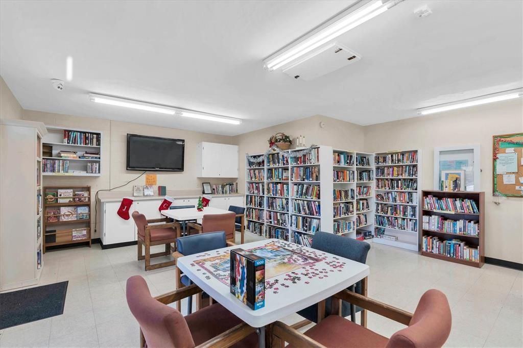 For Sale: $60,000 (2 beds, 1 baths, 975 Square Feet)