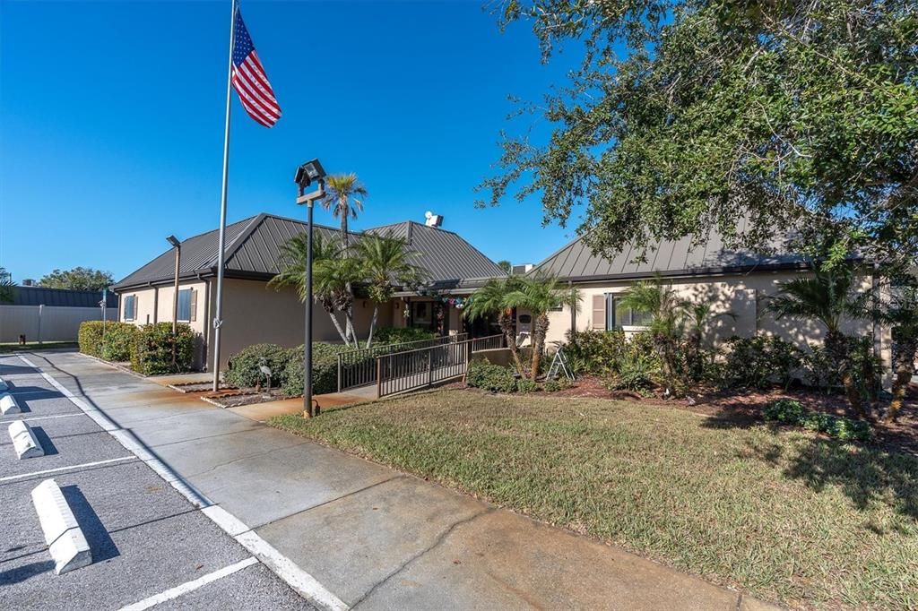 For Sale: $60,000 (2 beds, 1 baths, 975 Square Feet)